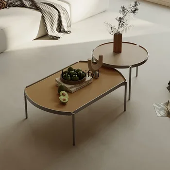 Комбинация журнальных столиков дизайнерского размера, итальянское минималистичное седло из кожи и нержавеющей стали